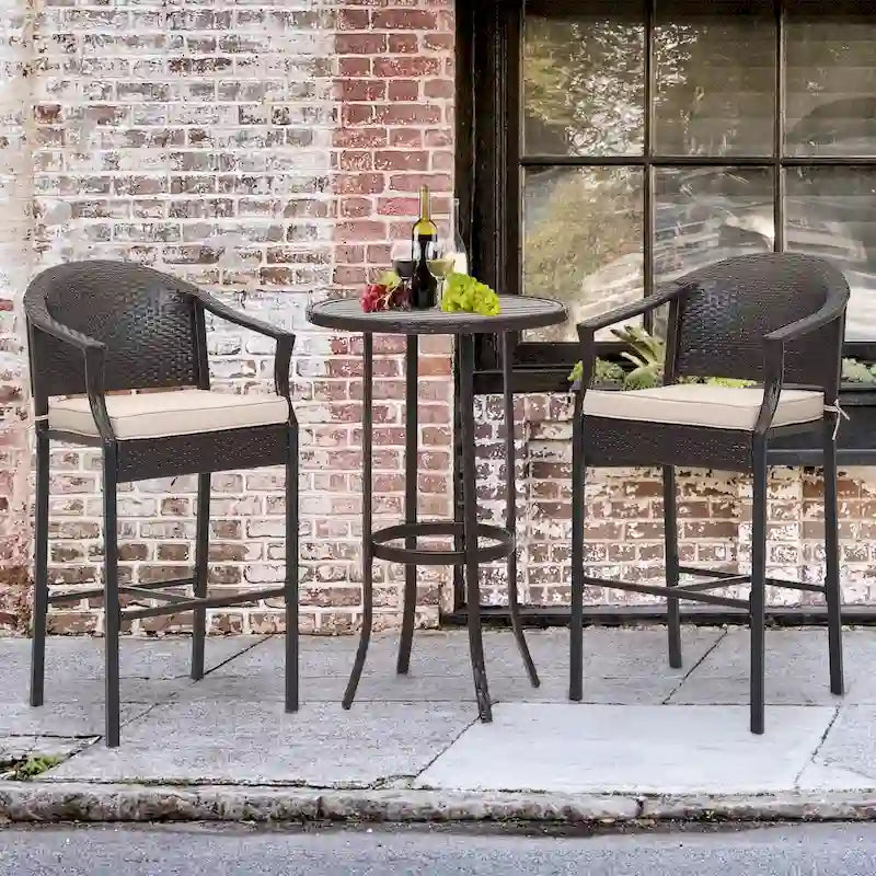 Tabourets de bar et table de terrasse en osier d'extérieur