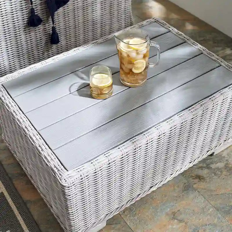 Table basse d'extérieur en rotin tressé